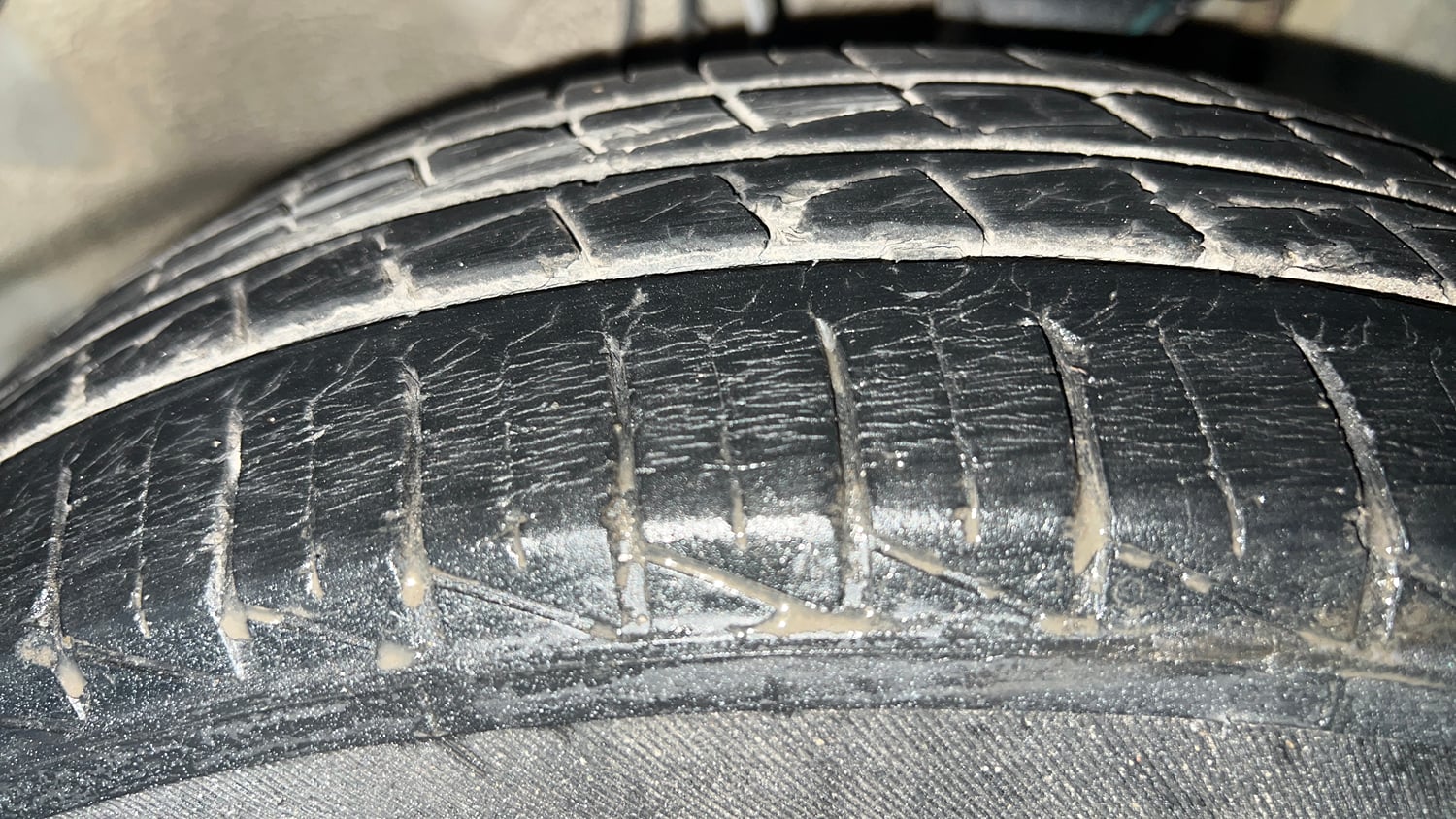 Used 2021 Maruti Suzuki Alto 800 LXi (O) CNG Cng Manual tyres LEFT FRONT TYRE TREAD VIEW