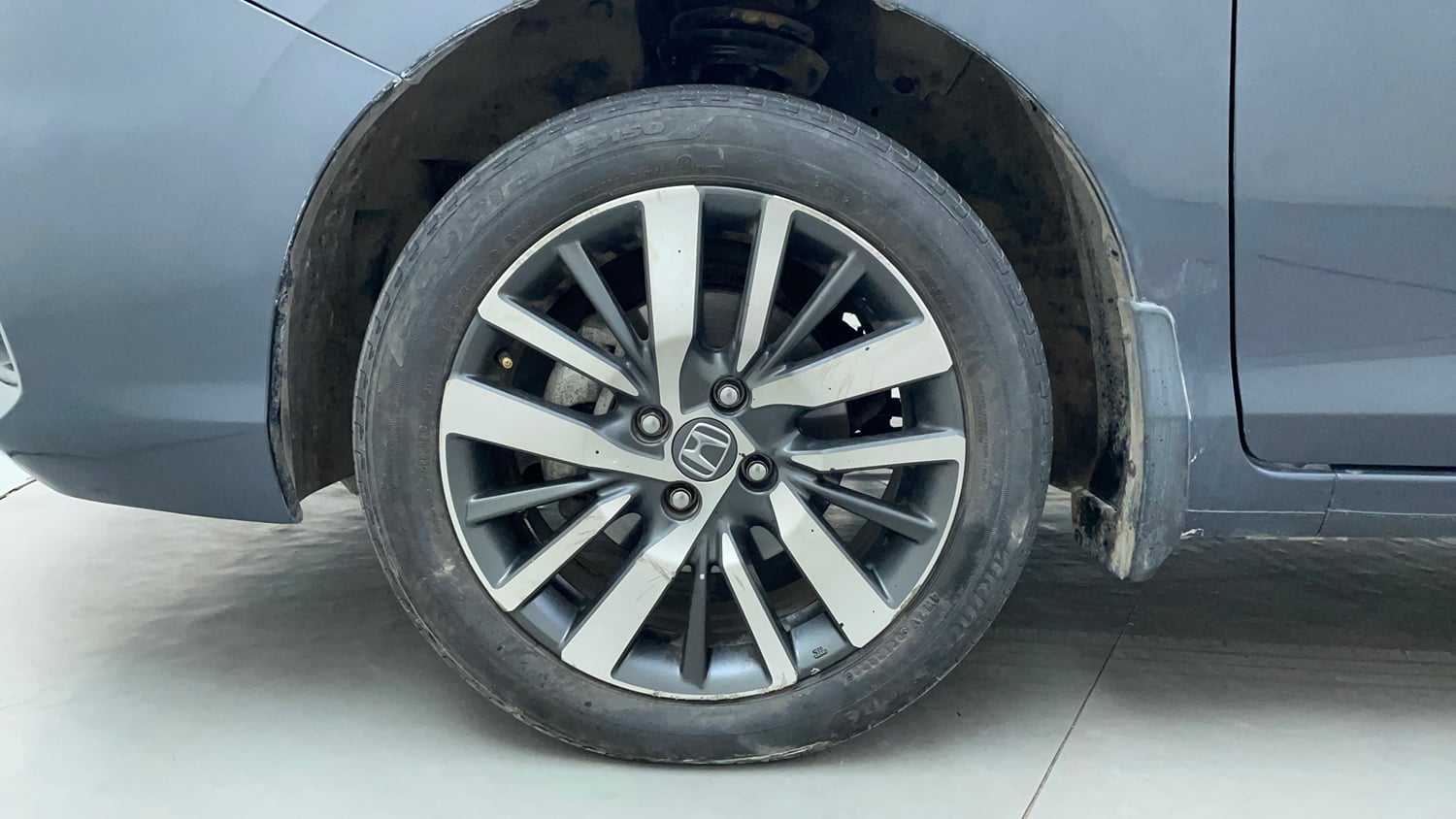 Used 2022 Honda City ZX CVT Petrol Petrol Automatic tyres LEFT FRONT TYRE RIM VIEW