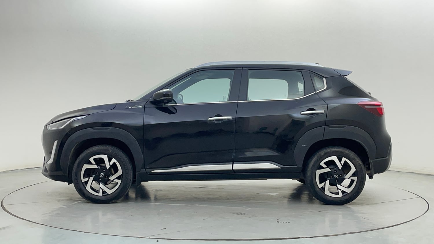 Used 2022 Nissan Magnite XV Premium Turbo CVT Petrol Automatic exterior LEFT SIDE VIEW