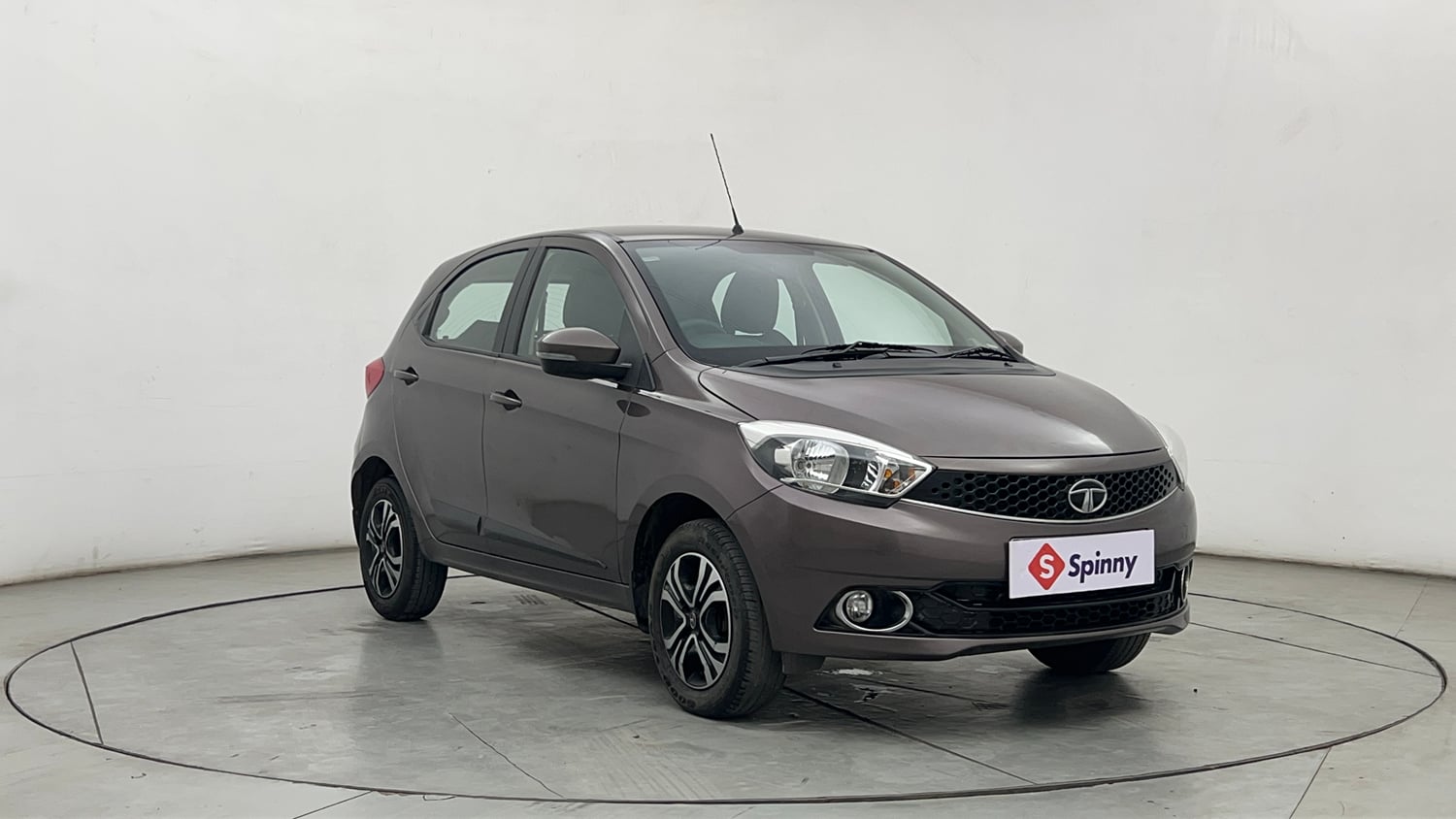 Used 2019 Tata Tiago Revotron XZ Petrol Manual exterior RIGHT FRONT CORNER VIEW