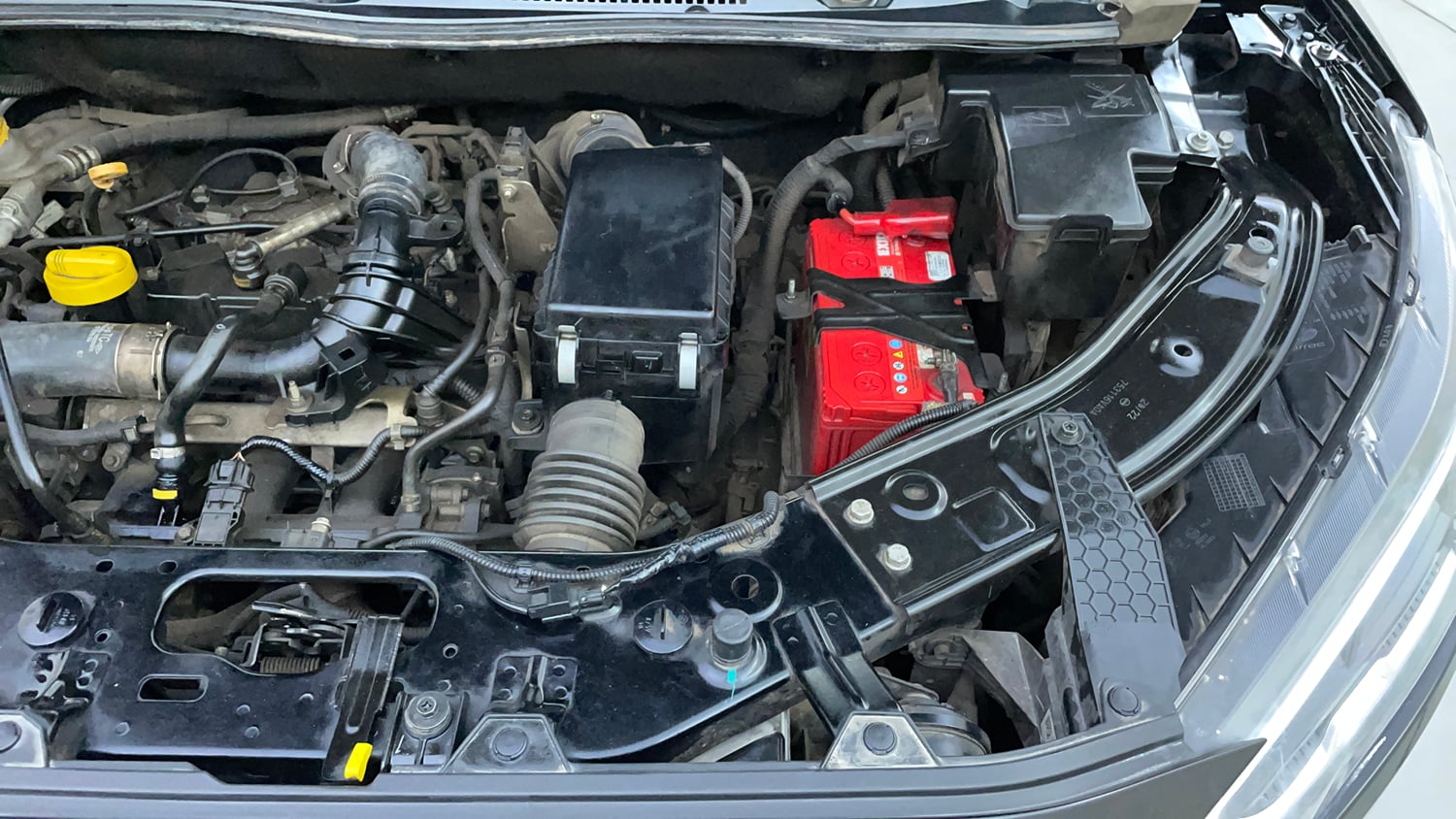 Used 2022 Nissan Magnite XV Premium Turbo CVT Petrol Automatic engine ENGINE LEFT SIDE VIEW
