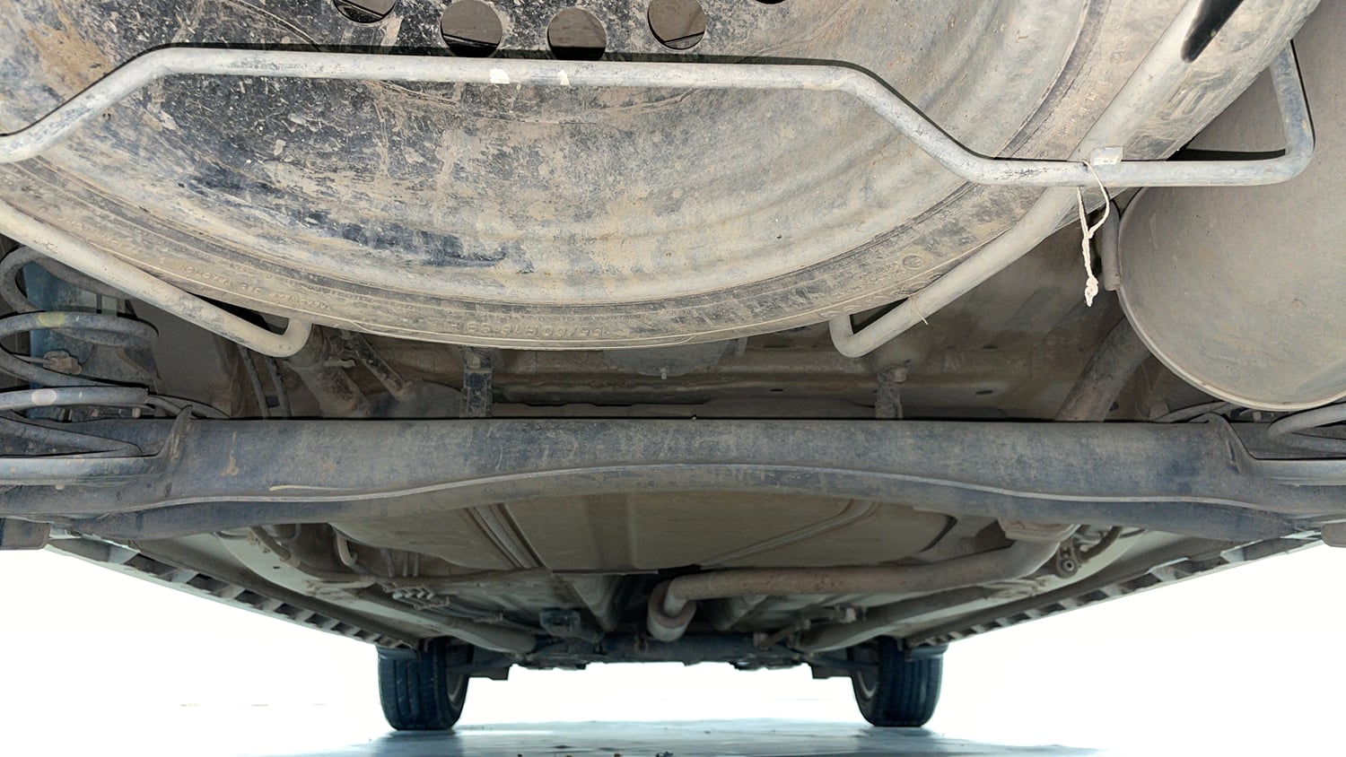 Used 2023 Maruti Suzuki XL6 Zeta MT Petrol Petrol Manual extra REAR UNDERBODY VIEW (TAKEN FROM REAR)