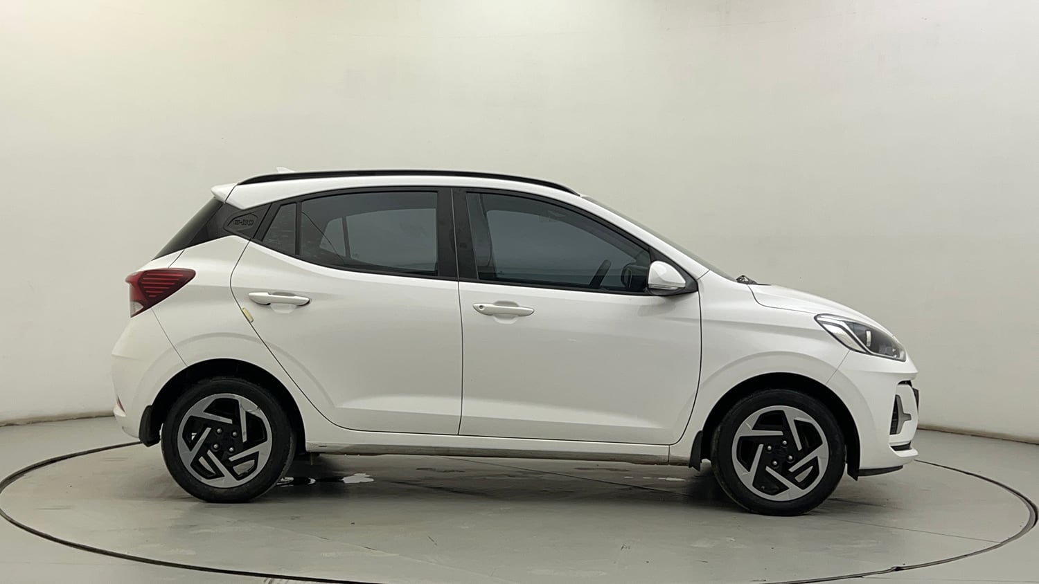 Used 2023 Hyundai Grand i10 Nios Sportz 1.2 Kappa VTVT CNG Cng Manual exterior RIGHT SIDE VIEW