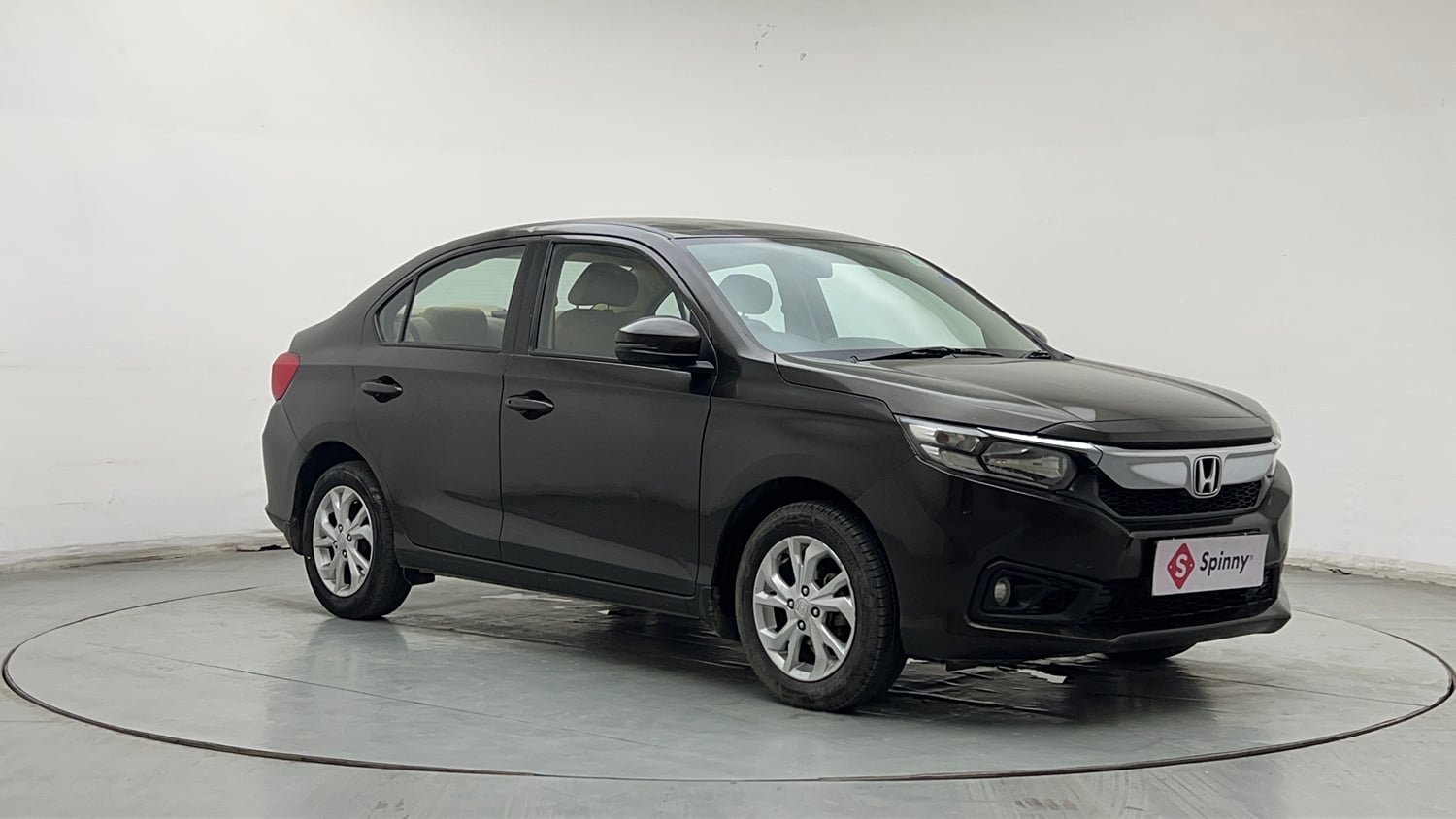 Used 2019 Honda Amaze 1.2 V CVT Petrol Petrol Automatic exterior RIGHT FRONT CORNER VIEW
