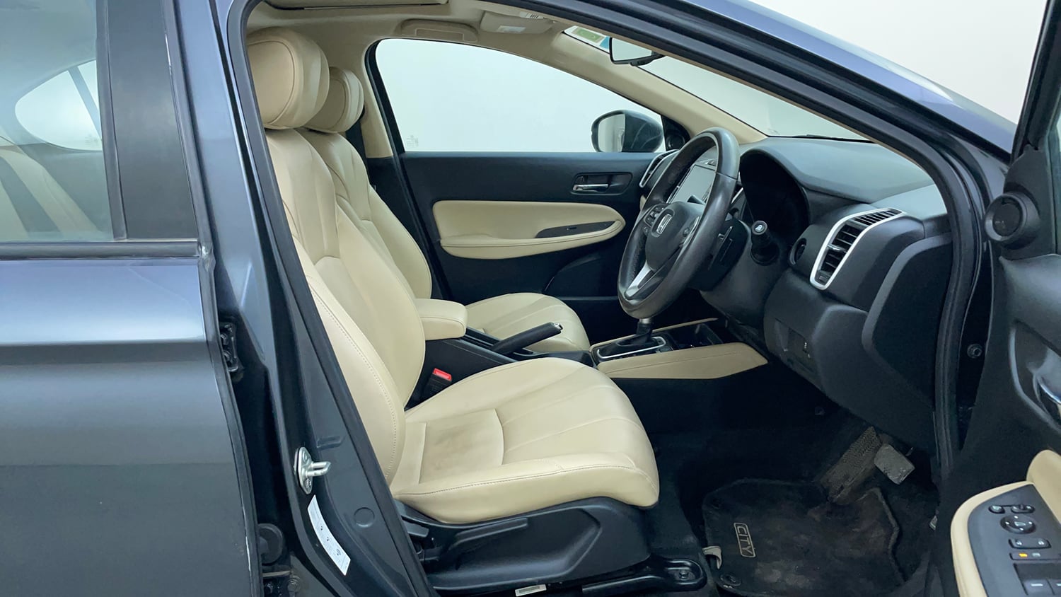 Used 2022 Honda City ZX CVT Petrol Petrol Automatic interior RIGHT SIDE FRONT DOOR CABIN VIEW