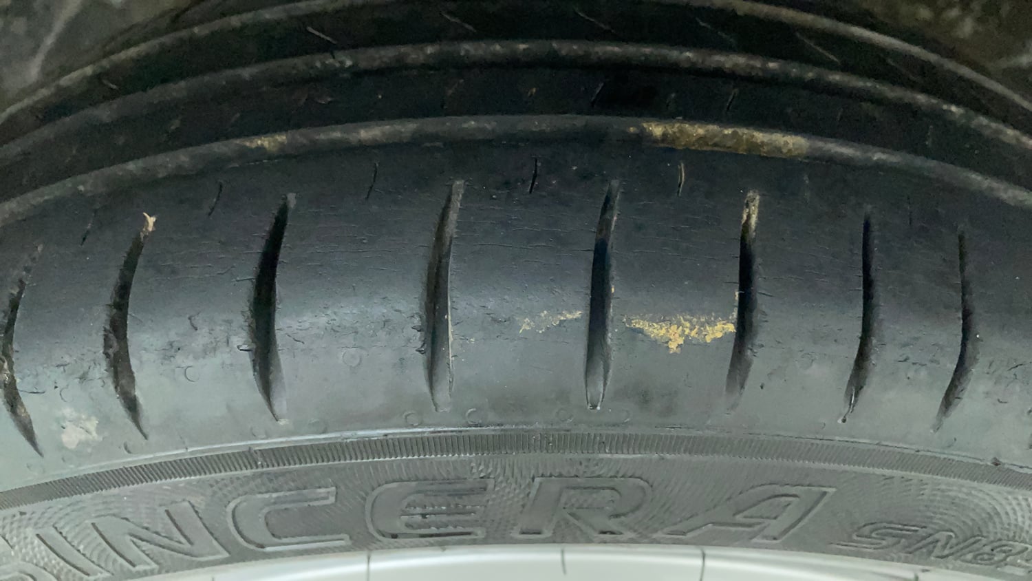 Used 2016 Maruti Suzuki Alto 800 LXi Petrol Manual tyres RIGHT FRONT TYRE TREAD VIEW