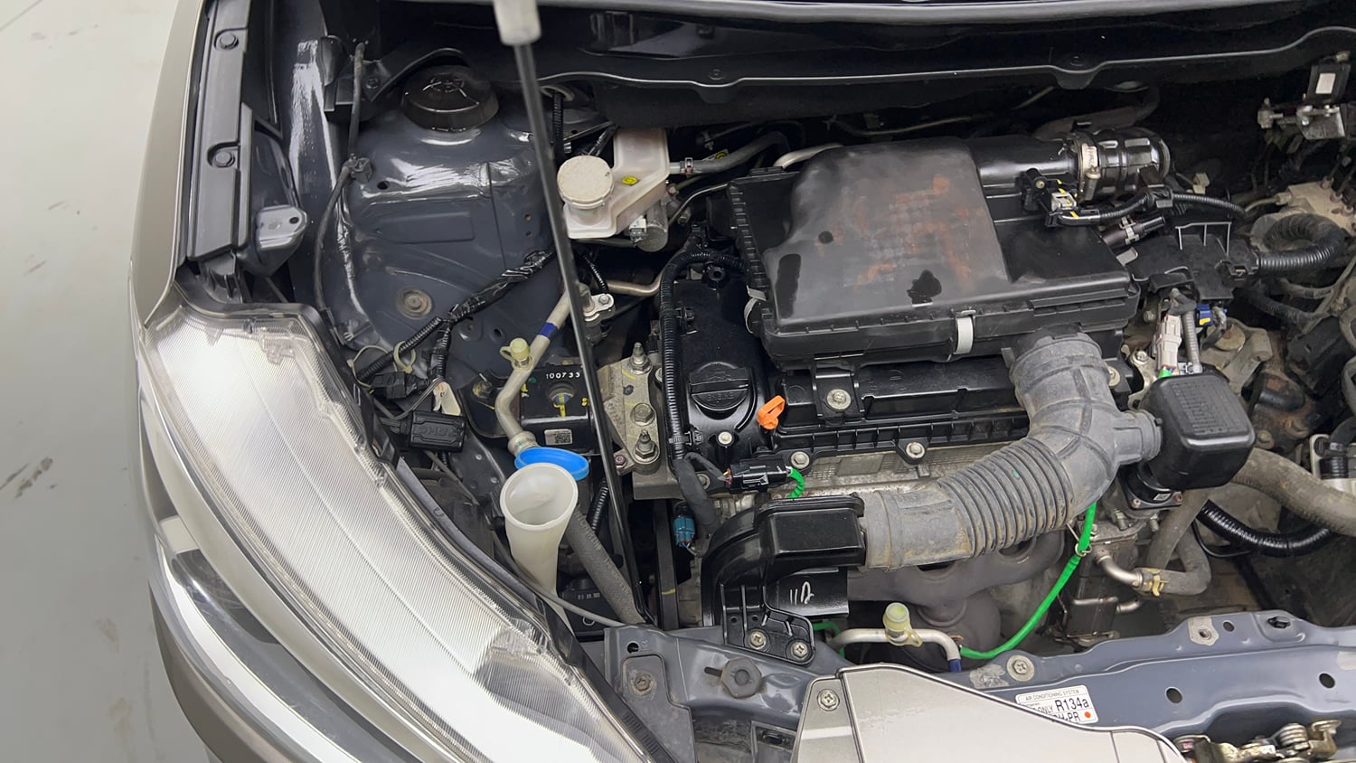 Used 2023 Maruti Suzuki Ertiga ZXi Plus Petrol Manual engine ENGINE RIGHT SIDE VIEW