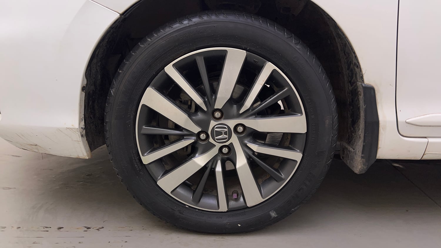 Used 2022 Honda City ZX CVT Petrol Petrol Automatic tyres LEFT FRONT TYRE RIM VIEW