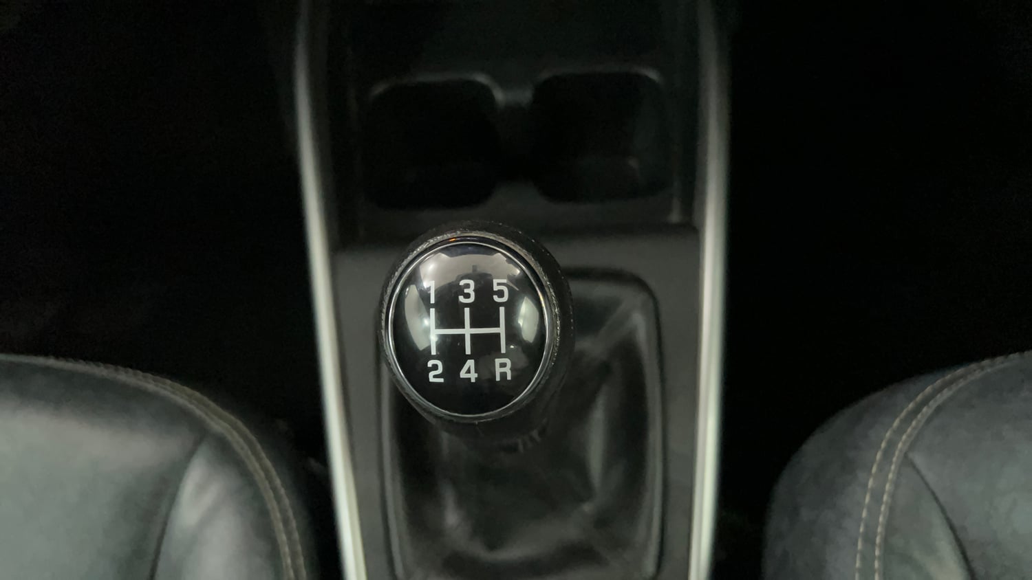 Used 2022 Maruti Suzuki Baleno Alpha MT Petrol Manual interior GEAR  KNOB VIEW