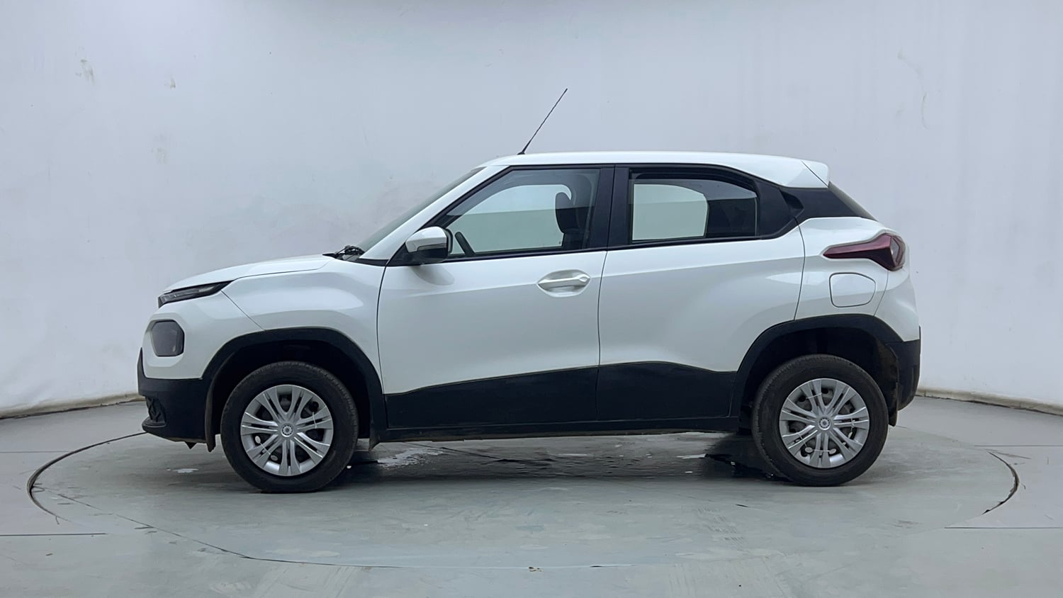 Used 2023 Tata Punch Adventure Rhythm Pack AMT Petrol Automatic exterior LEFT SIDE VIEW