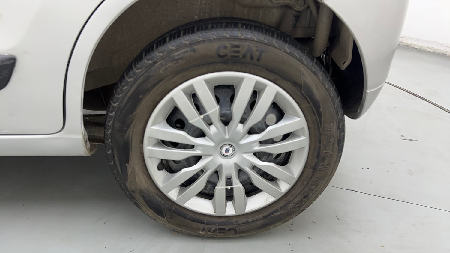 Used 2018 Maruti Suzuki Wagon R VXI Petrol Manual tyres LEFT REAR TYRE RIM VIEW