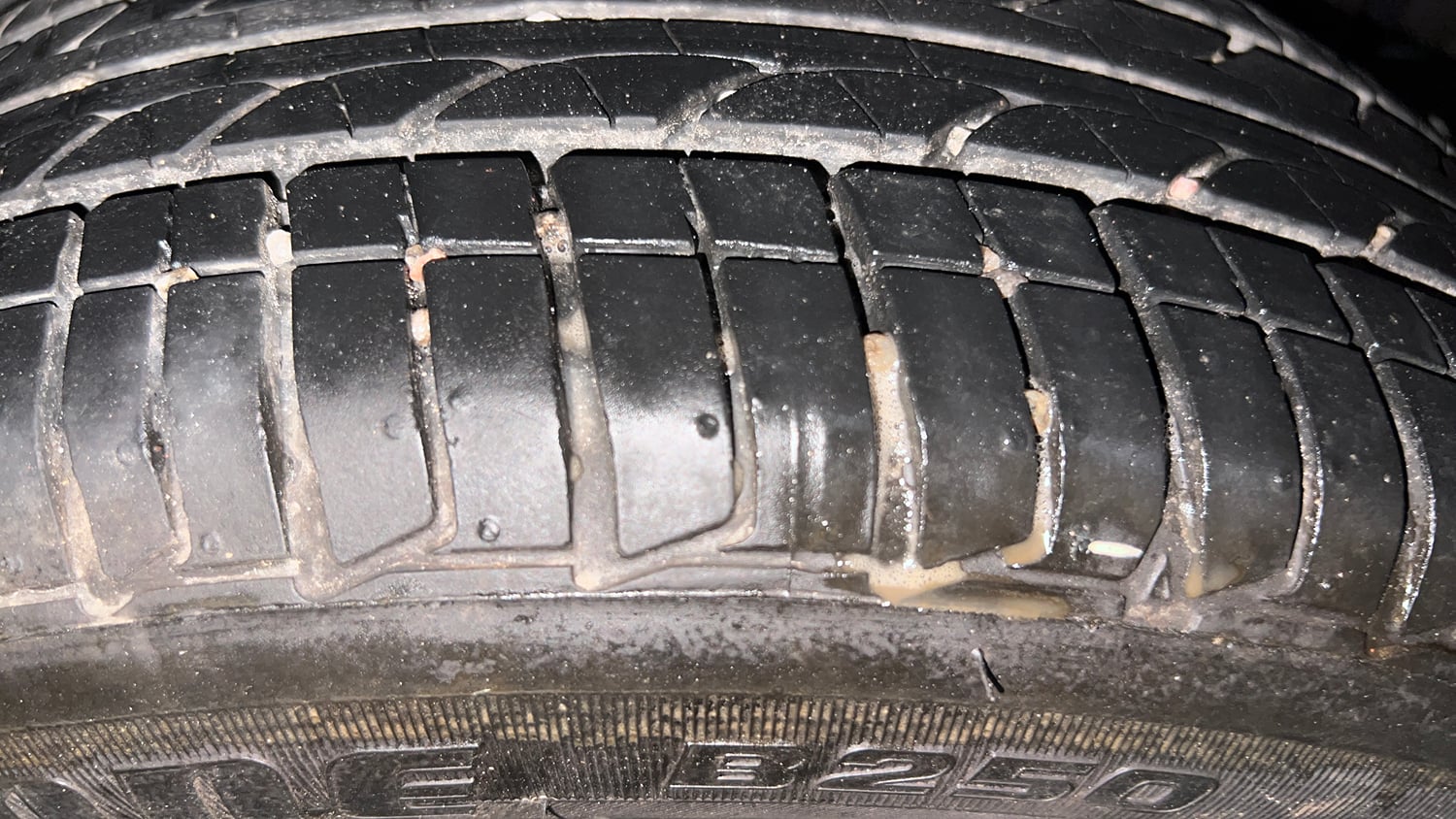 Used 2023 Tata Tiago XZA Plus Petrol Automatic tyres LEFT REAR TYRE TREAD VIEW