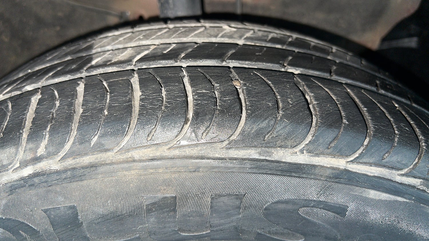 Used 2020 Kia Seltos HTK Plus 1.5 Petrol Manual tyres RIGHT FRONT TYRE TREAD VIEW