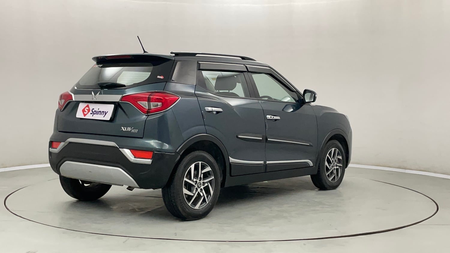 Used 2023 Mahindra XUV 300 W8 (O) 1.5 Diesel AMT Diesel Automatic exterior RIGHT REAR CORNER VIEW