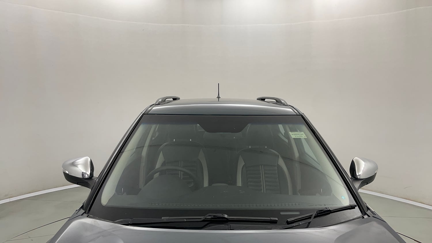Used 2023 Mahindra XUV 300 W8 (O) 1.5 Diesel AMT Diesel Automatic exterior FRONT WINDSHIELD VIEW