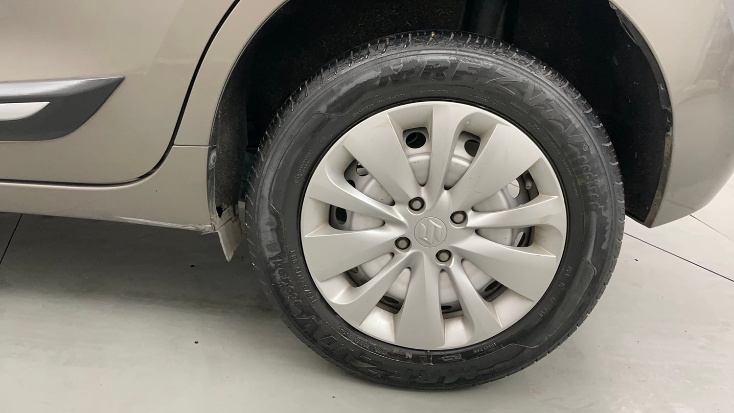 Used 2021 Maruti Suzuki Baleno Sigma Petrol Manual tyres LEFT REAR TYRE RIM VIEW