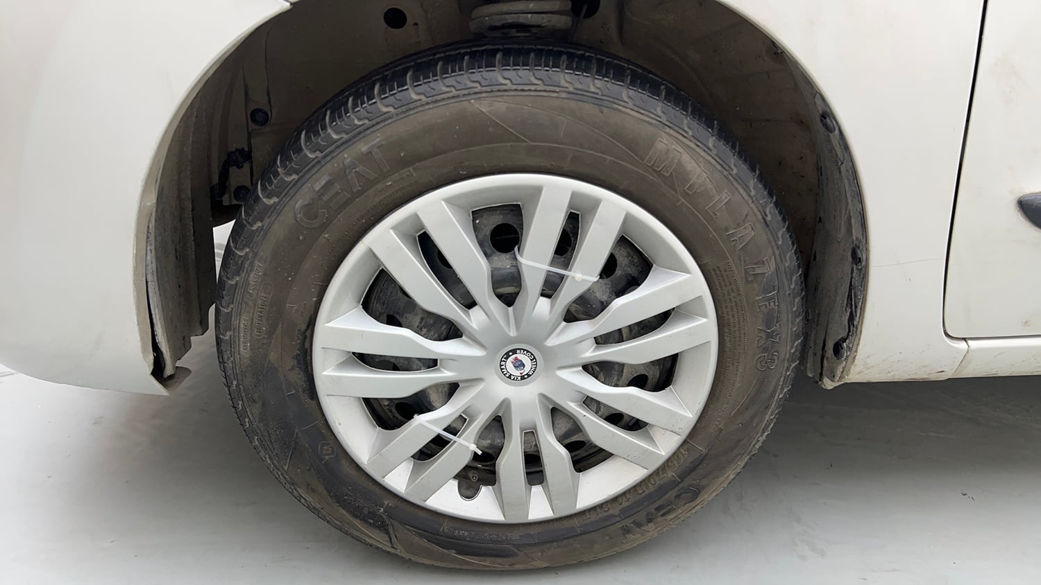 Used 2018 Maruti Suzuki Wagon R VXI Petrol Manual tyres LEFT FRONT TYRE RIM VIEW