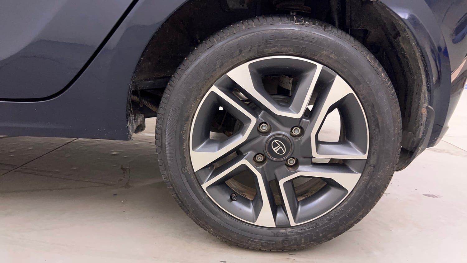 Used 2023 Tata Tiago XZA Plus Petrol Automatic tyres LEFT REAR TYRE RIM VIEW