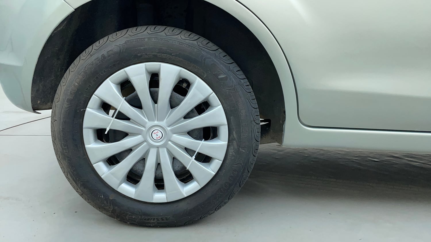 Used 2012 Ford Figo Duratorq Diesel EXI 1.4 Diesel Manual tyres RIGHT REAR TYRE RIM VIEW