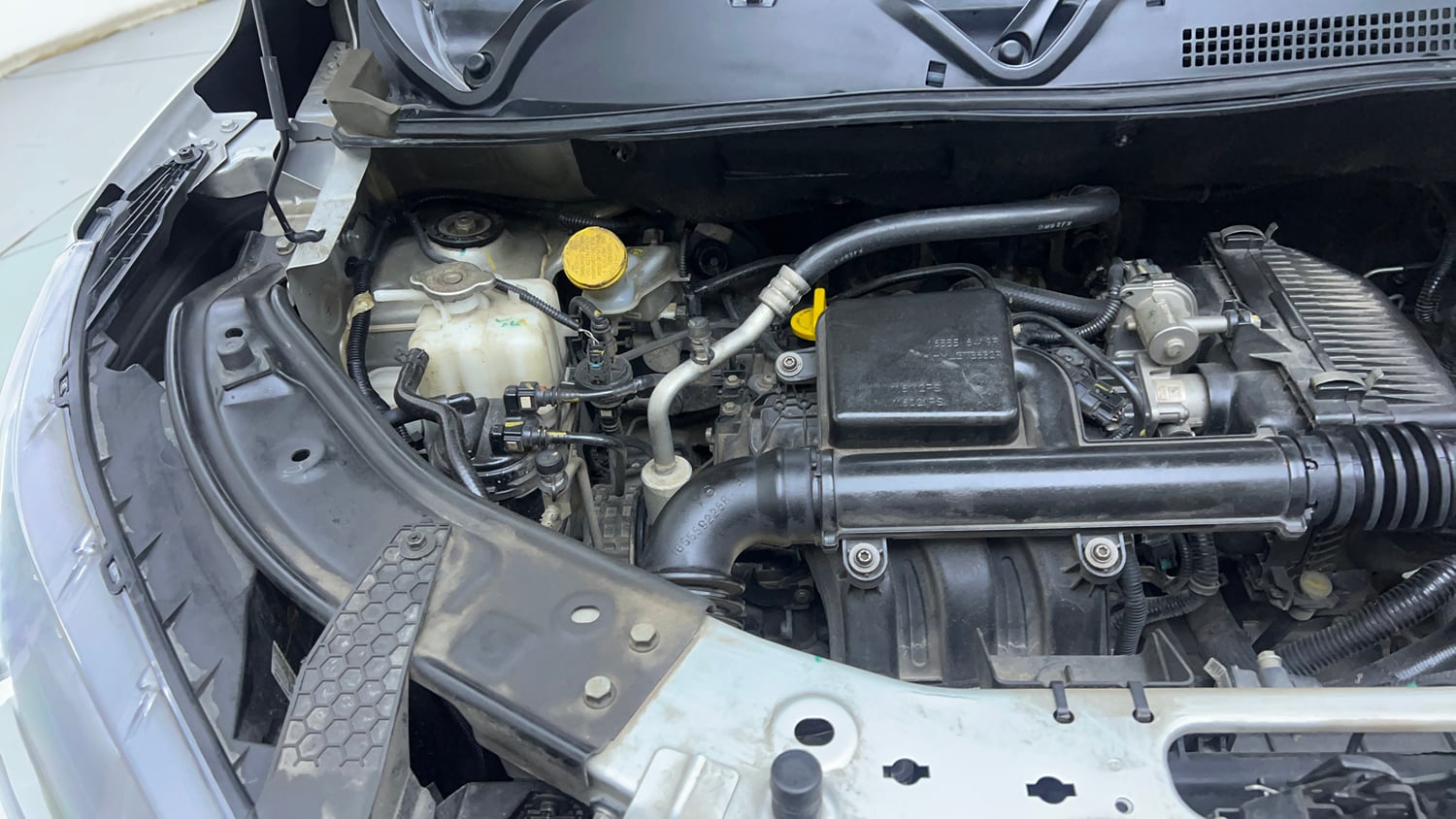Used 2022 Nissan Magnite XV Petrol Manual engine ENGINE RIGHT SIDE VIEW