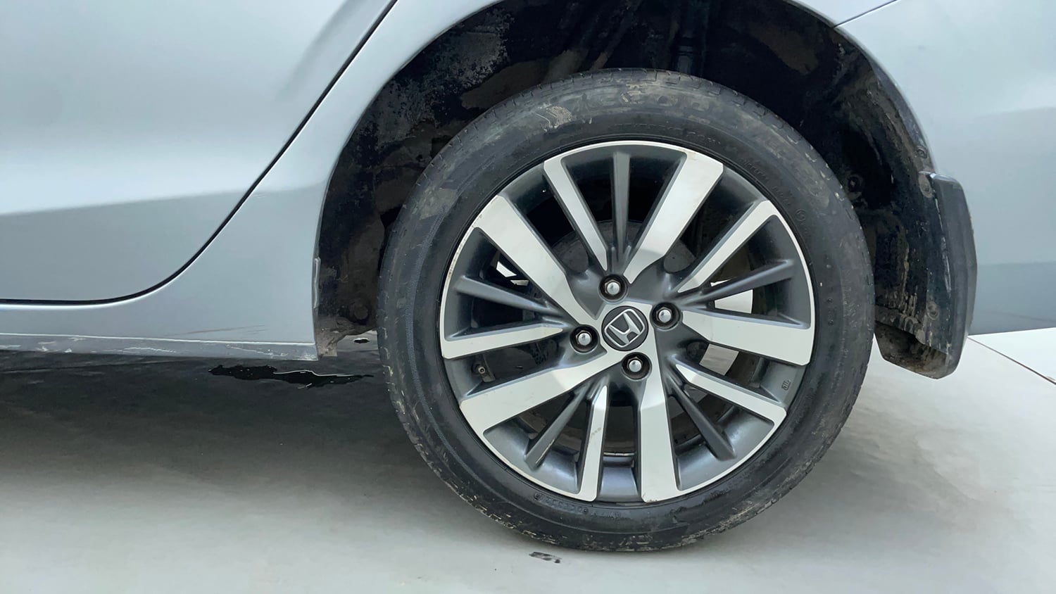 Used 2021 Honda City ZX CVT Petrol Petrol Automatic tyres LEFT REAR TYRE RIM VIEW