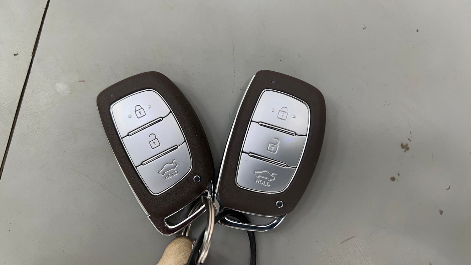 Used 2025 Hyundai Aura SX 1.2 CNG Cng Manual extra CAR KEY VIEW