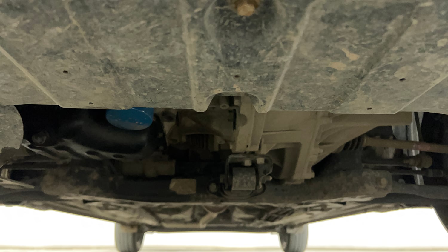 Used 2023 Hyundai Grand i10 Nios Sportz 1.2 Kappa VTVT CNG Cng Manual extra FRONT LEFT UNDERBODY VIEW