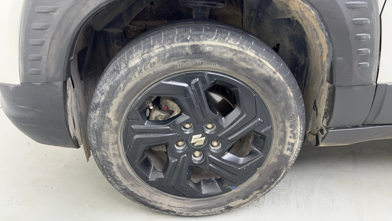 Used 2022 Maruti Suzuki Brezza ZXi Petrol Manual tyres LEFT FRONT TYRE RIM VIEW