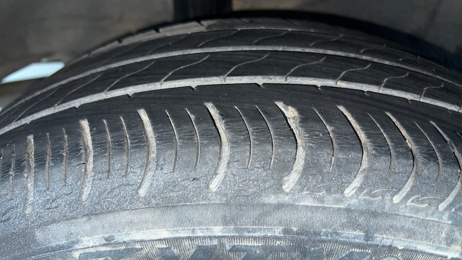 Used 2019 Honda Amaze 1.2 V CVT Petrol Petrol Automatic tyres RIGHT REAR TYRE TREAD VIEW