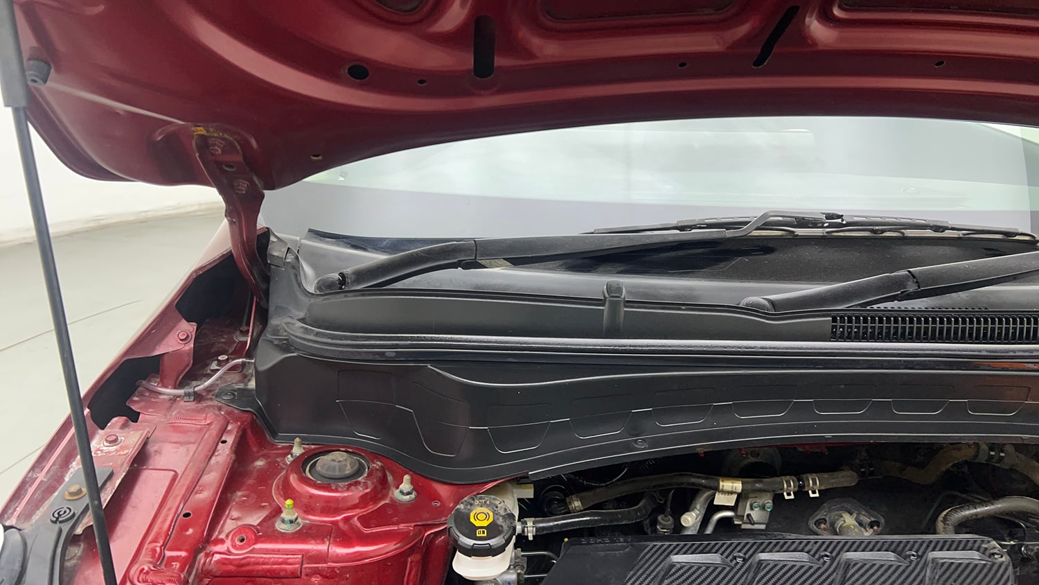 Used 2020 Kia Seltos HTK Plus 1.5 Petrol Manual engine ENGINE RIGHT SIDE HINGE & APRON VIEW