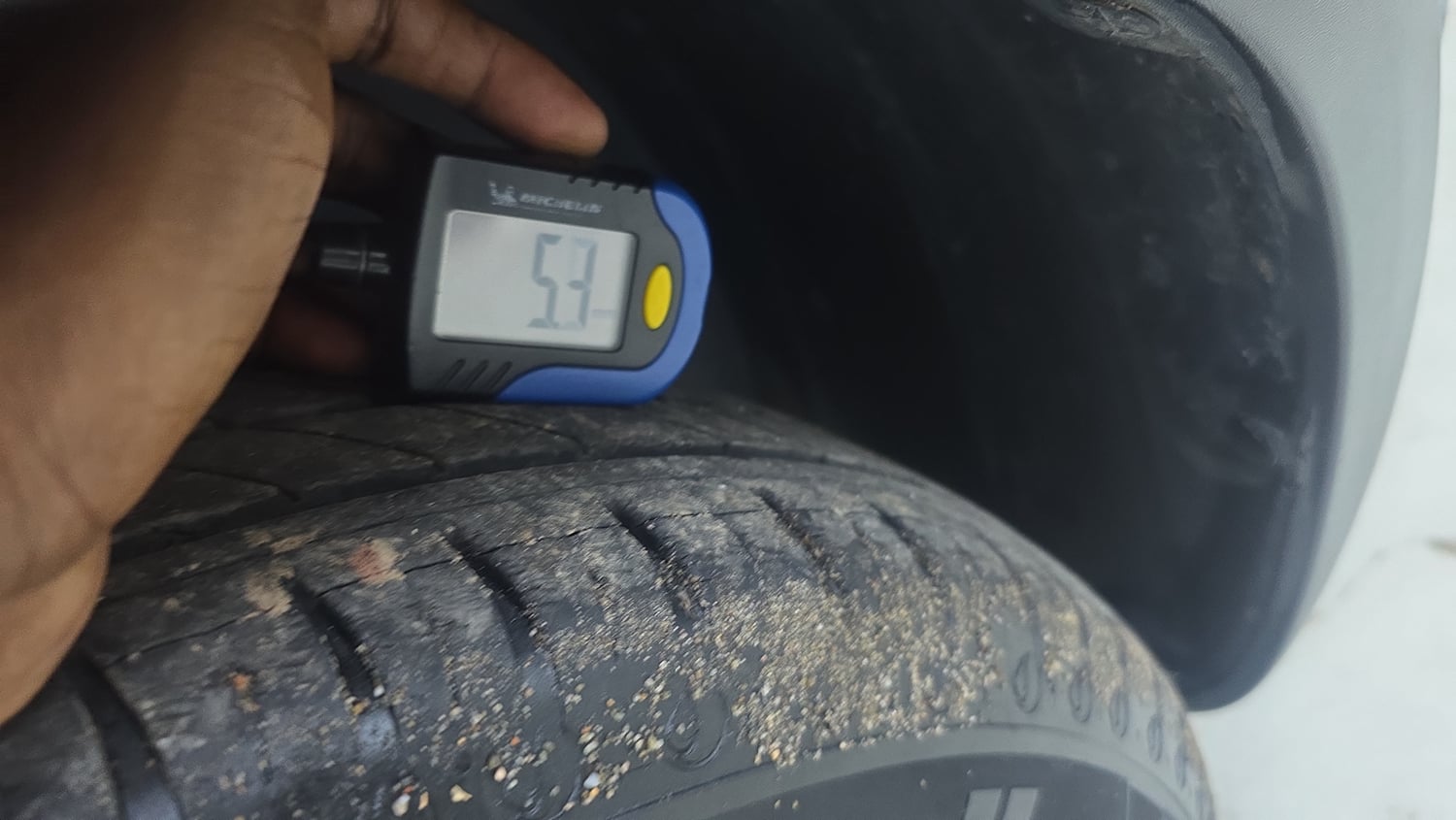 Used 2020 Renault Kwid Neotech RXL 1.0  AMT Petrol Automatic tyres RIGHT FRONT TYRE TREAD VIEW