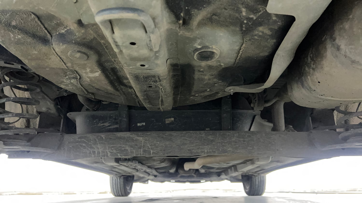 Used 2018 Hyundai Grand i10 Sportz AT 1.2 Kappa VTVT Petrol Automatic extra REAR UNDERBODY VIEW (TAKEN FROM REAR)