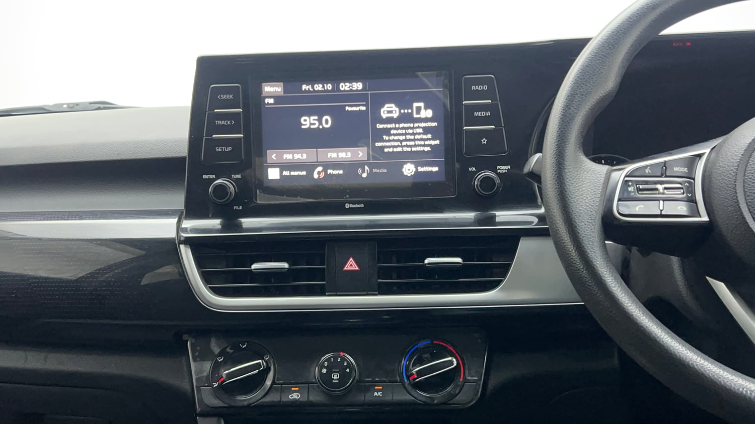 Used 2020 Kia Seltos HTK Plus 1.5 Petrol Manual top_features Integrated (in-dash) music system