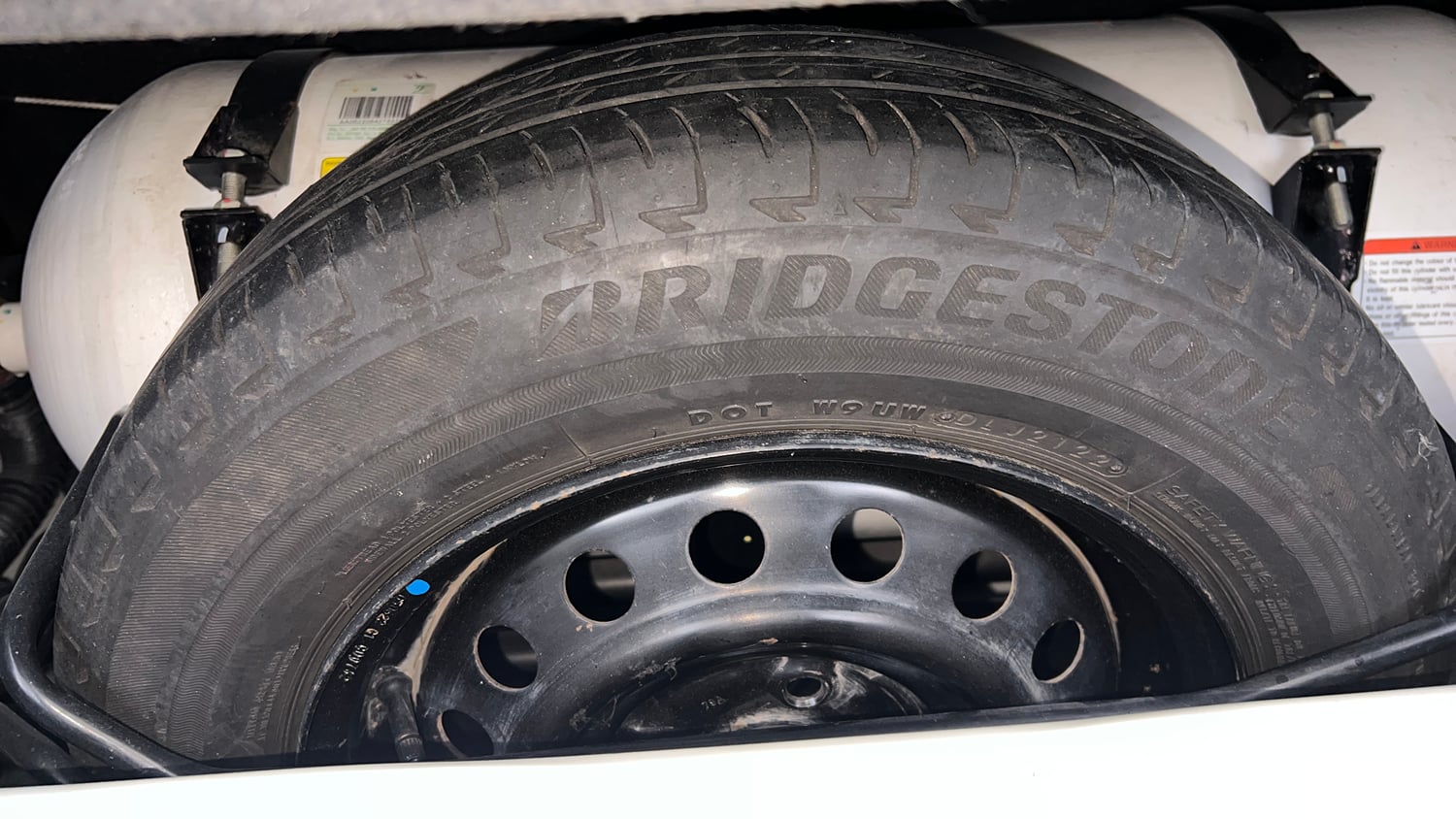 Used 2022 Maruti Suzuki Celerio VXi CNG Cng Manual tyres SPARE TYRE VIEW