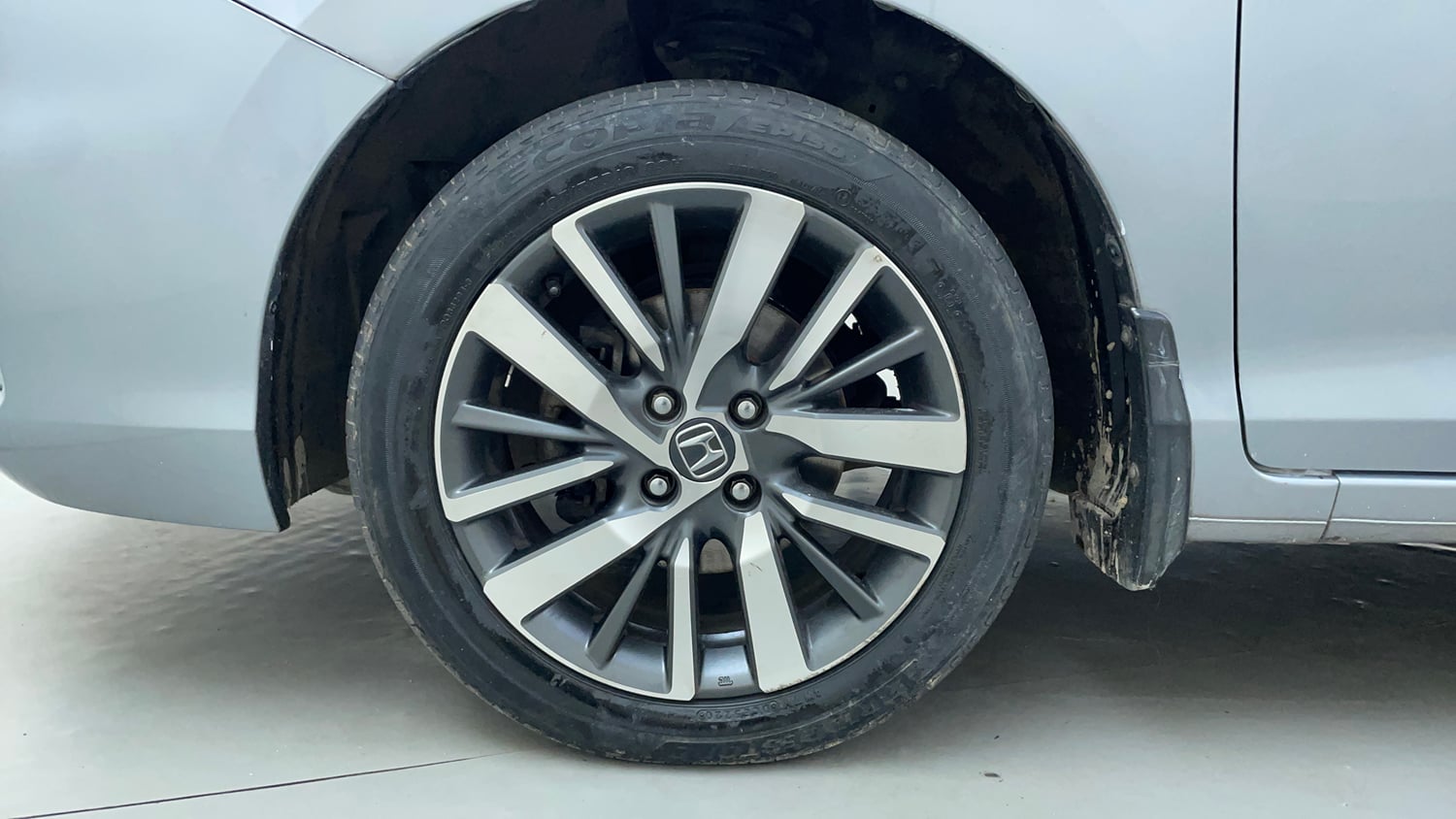 Used 2021 Honda City ZX CVT Petrol Petrol Automatic tyres LEFT FRONT TYRE RIM VIEW