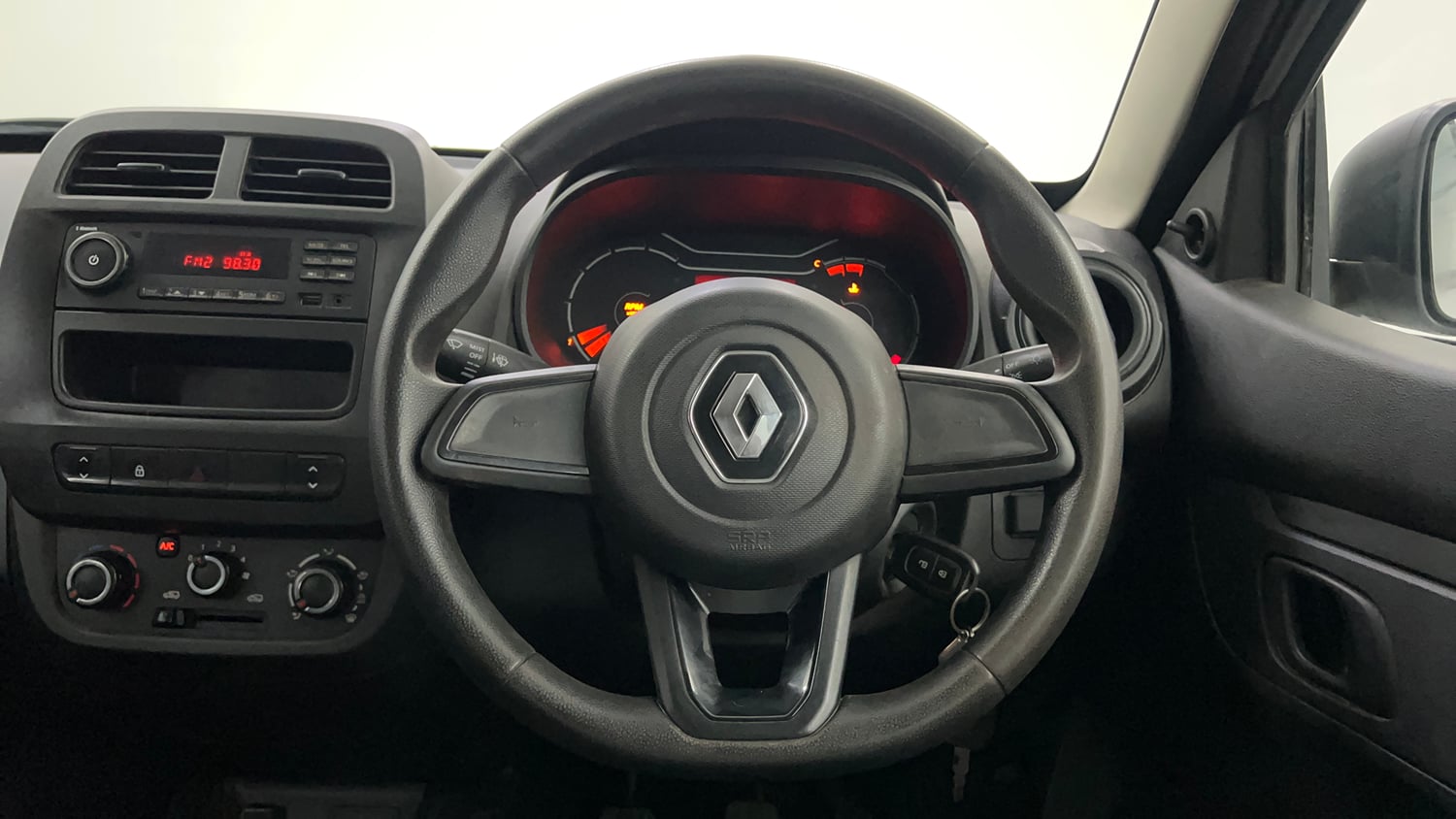 Used 2022 Renault Kwid RXL (O) 1.0 Petrol Manual interior STEERING VIEW
