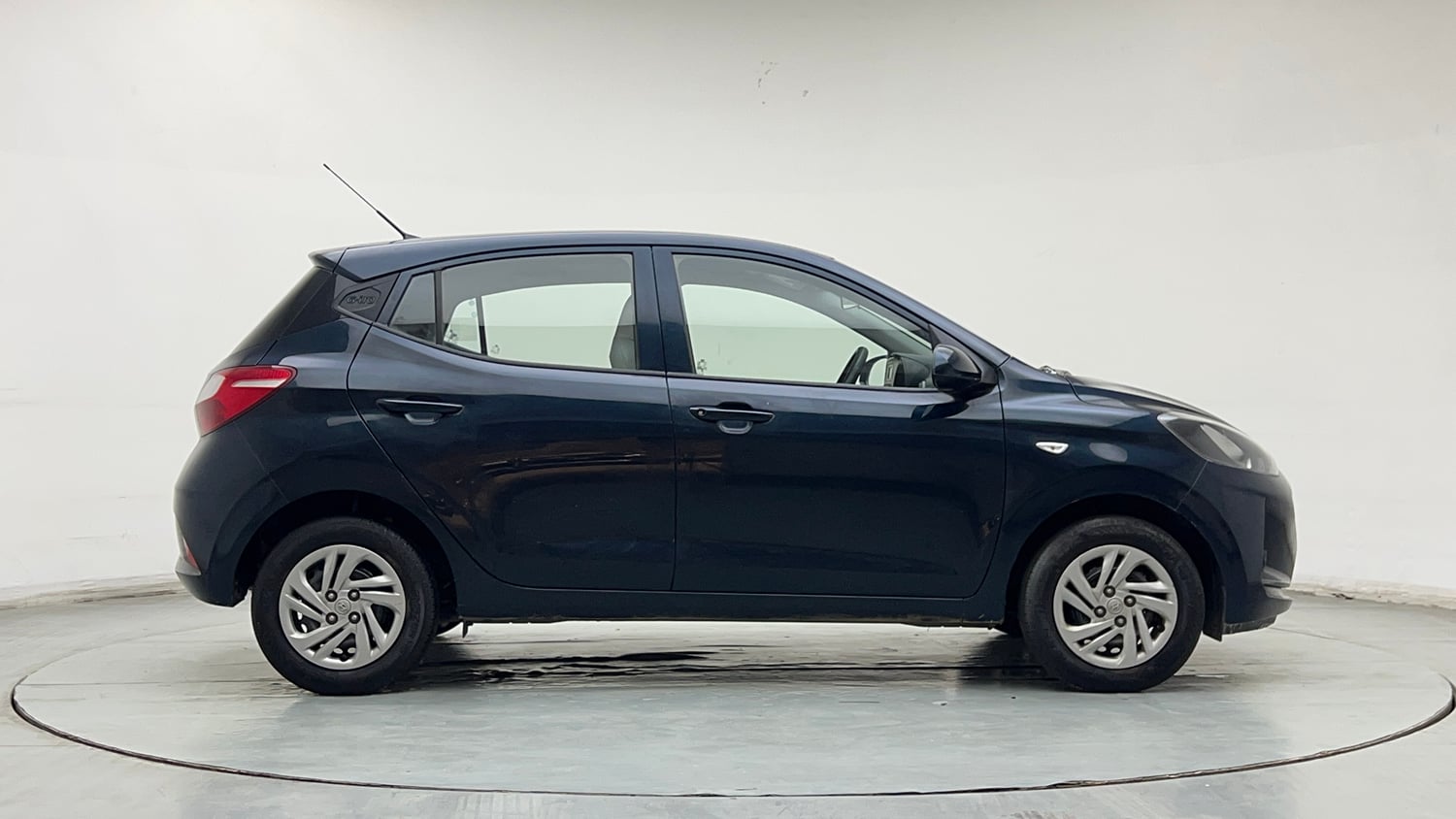 Used 2021 Hyundai Grand i10 Nios Magna 1.2 Kappa VTVT CNG Cng Manual exterior RIGHT SIDE VIEW