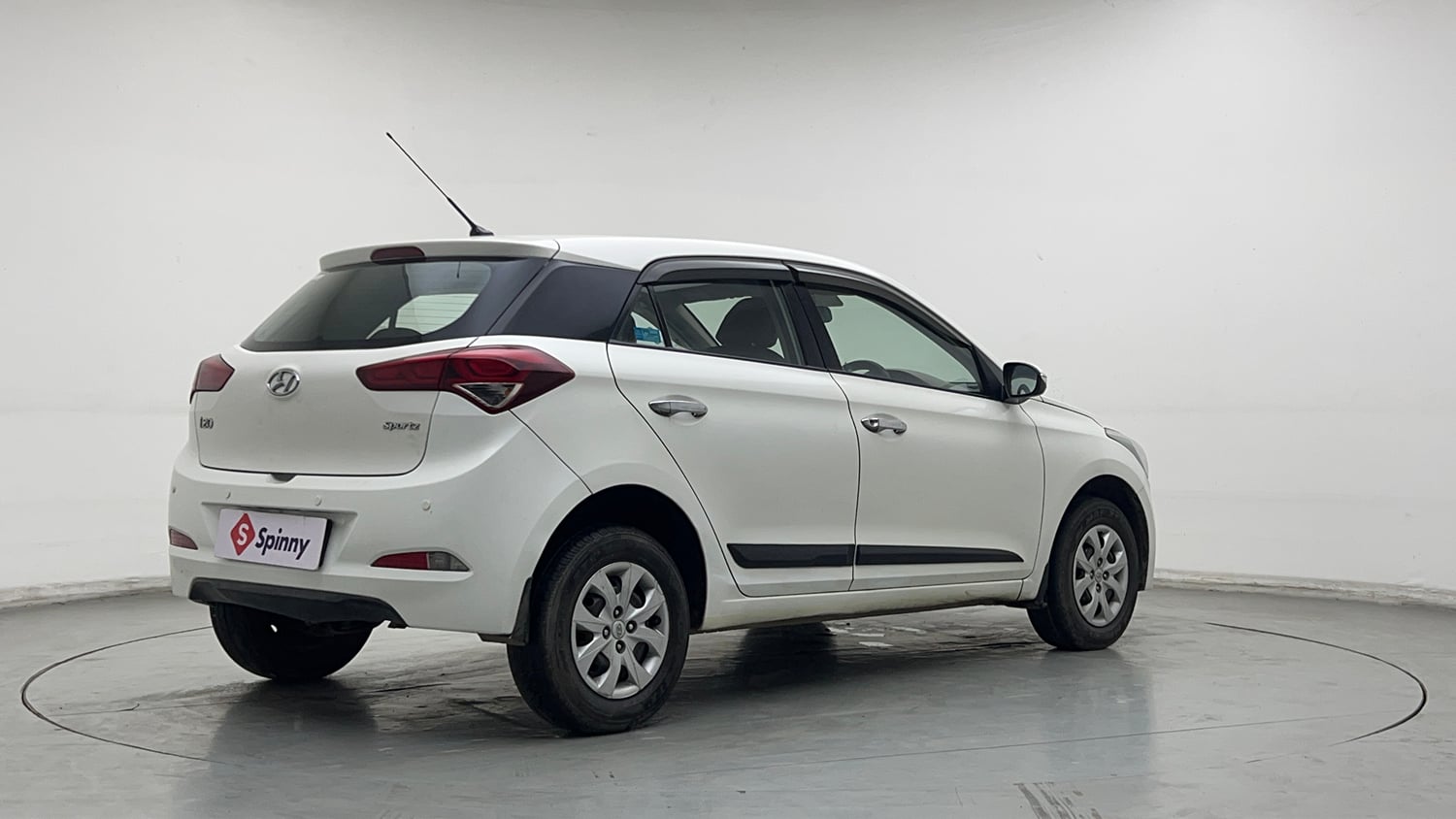 Used 2017 Hyundai Elite i20 Sportz 1.2 Petrol Manual exterior RIGHT REAR CORNER VIEW