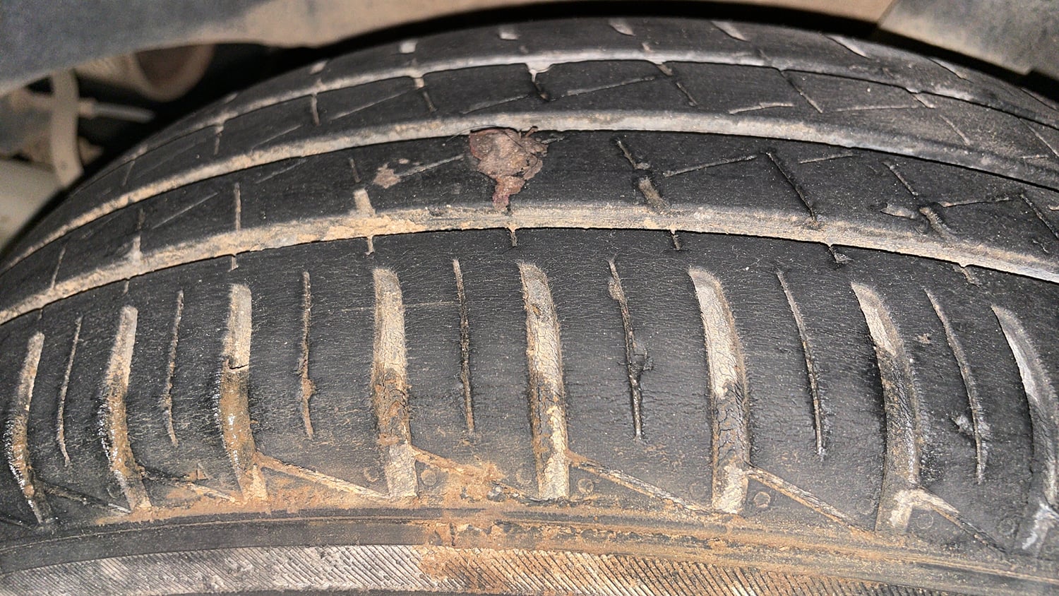 Used 2024 Renault Kwid CLIMBER AMT Petrol Automatic tyres LEFT REAR TYRE TREAD VIEW