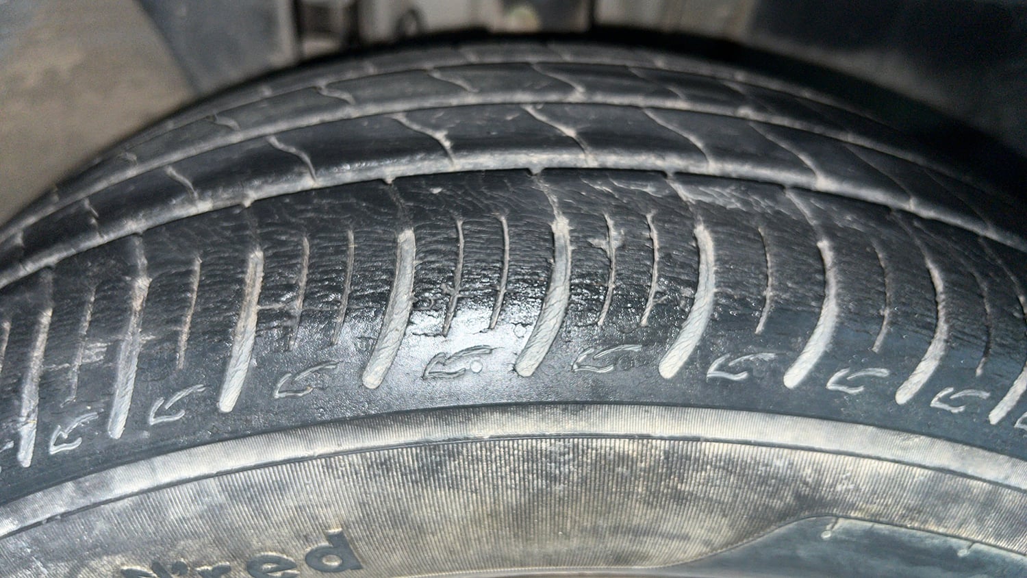 Used 2021 Renault Triber RXZ Petrol Manual tyres RIGHT FRONT TYRE TREAD VIEW
