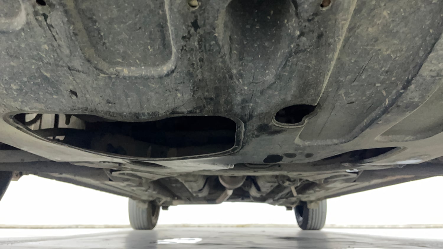 Used 2021 Hyundai Venue S Plus 1.2 Petrol Petrol Manual extra FRONT LEFT UNDERBODY VIEW