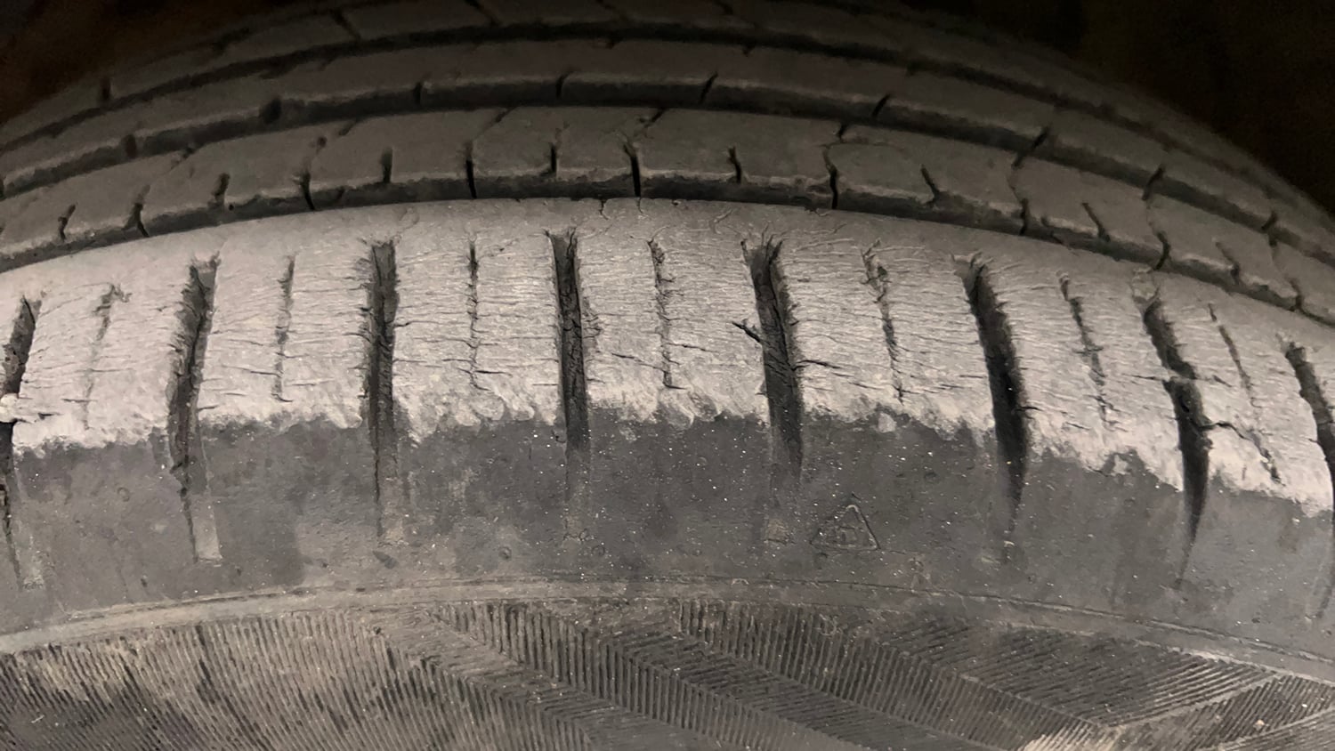 Used 2022 Maruti Suzuki Baleno Alpha MT Petrol Manual tyres LEFT FRONT TYRE TREAD VIEW
