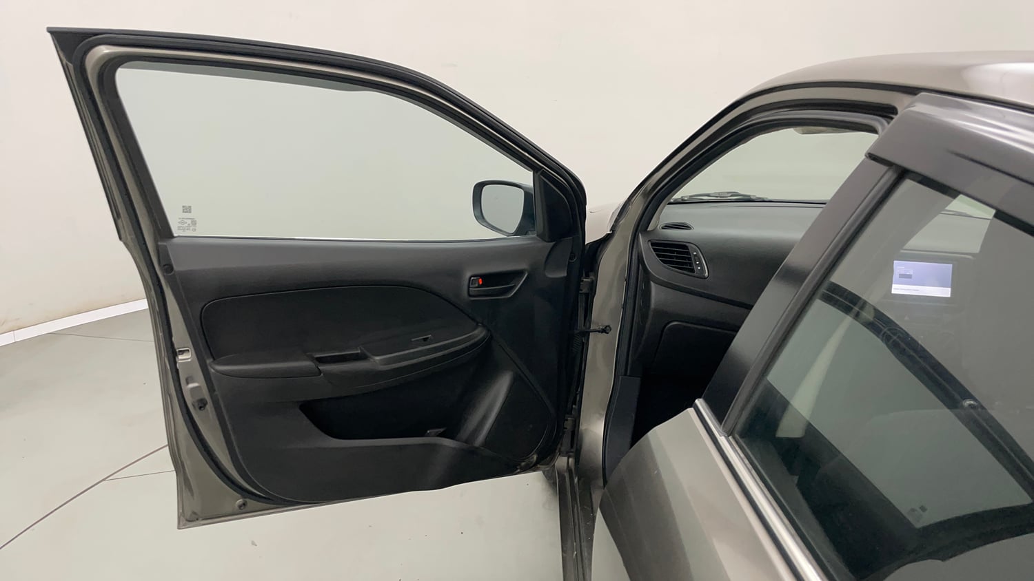 Used 2021 Maruti Suzuki Baleno Sigma Petrol Manual interior LEFT FRONT DOOR OPEN VIEW