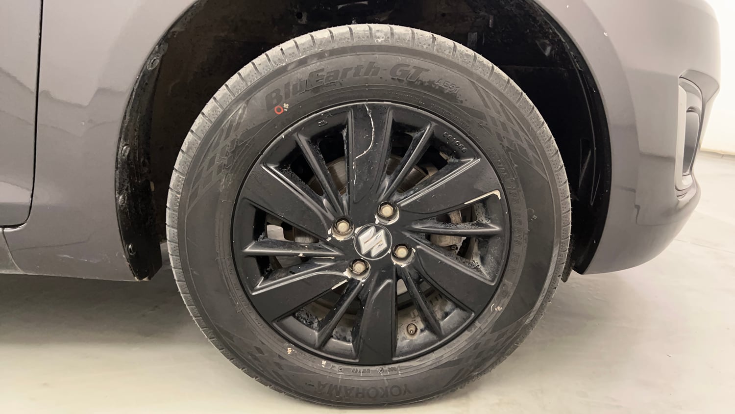 Used 2016 Maruti Suzuki Swift ZDi Diesel Manual tyres RIGHT FRONT TYRE RIM VIEW