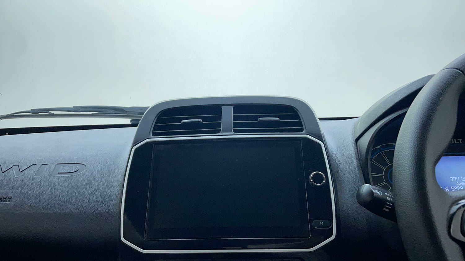 Used 2024 Renault Kwid CLIMBER AMT Petrol Automatic top_features Integrated (in-dash) music system