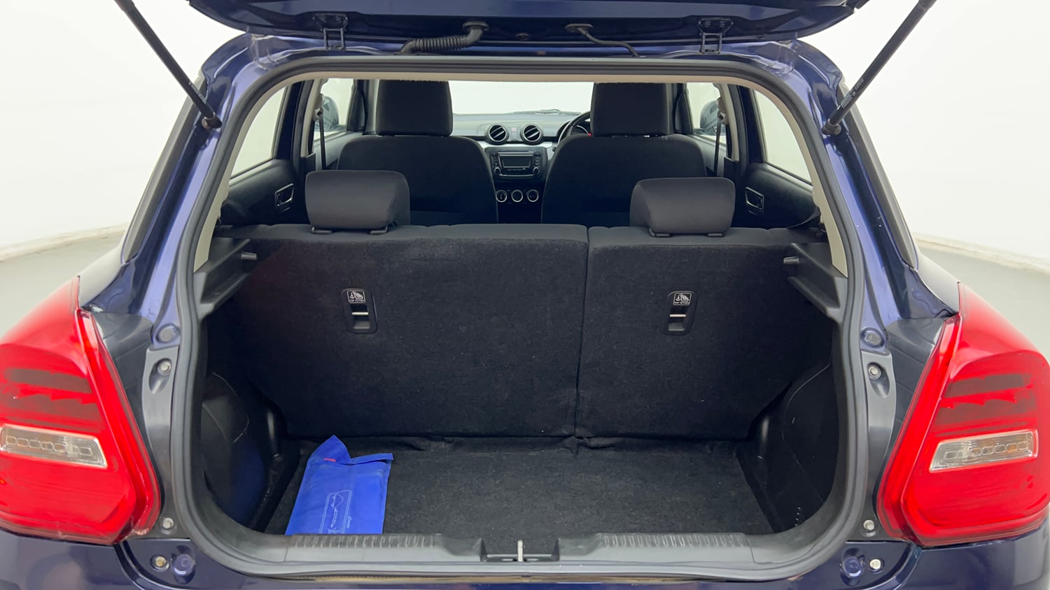 Used 2018 Maruti Suzuki Swift ZXi AMT Petrol Automatic interior DICKY INSIDE VIEW