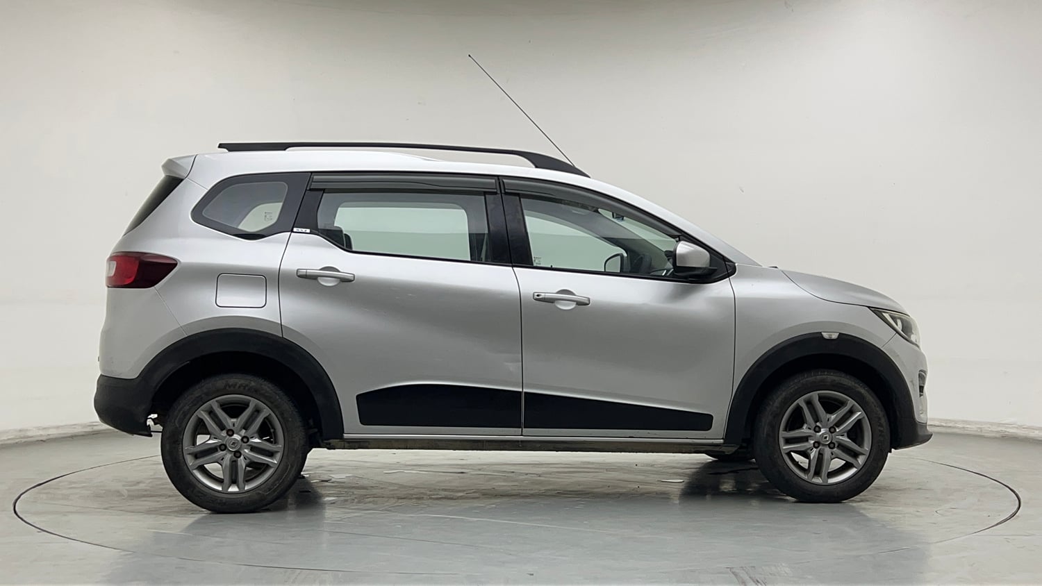 Used 2021 Renault Triber RXZ Petrol Manual exterior RIGHT SIDE VIEW