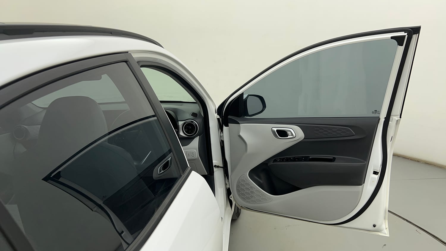 Used 2023 Hyundai Grand i10 Nios Sportz 1.2 Kappa VTVT CNG Cng Manual interior RIGHT FRONT DOOR OPEN VIEW