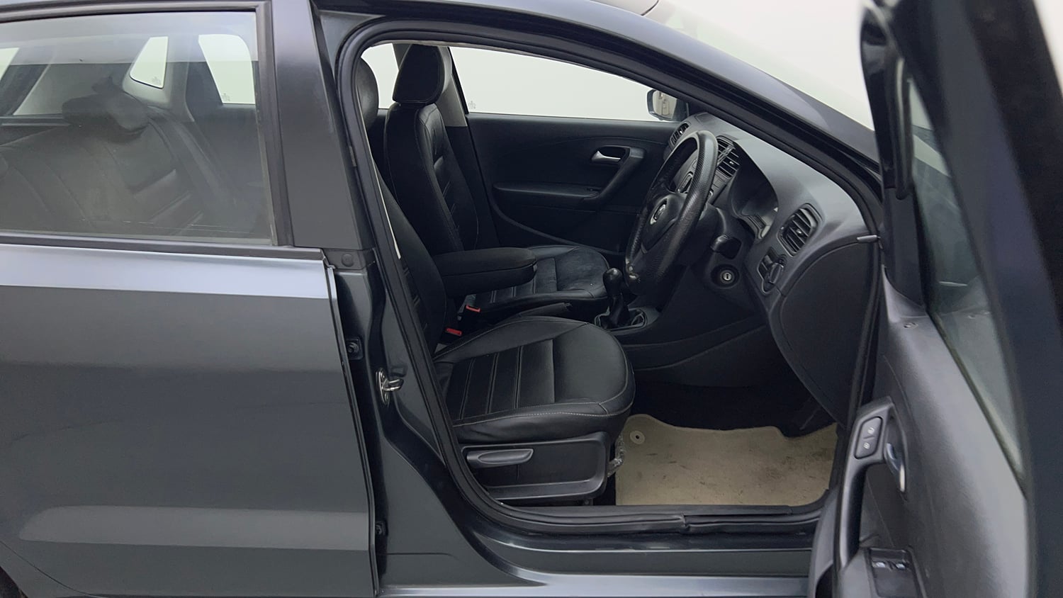 Used 2018 Volkswagen Polo Trendline 1.2L (P) Petrol Manual interior RIGHT SIDE FRONT DOOR CABIN VIEW