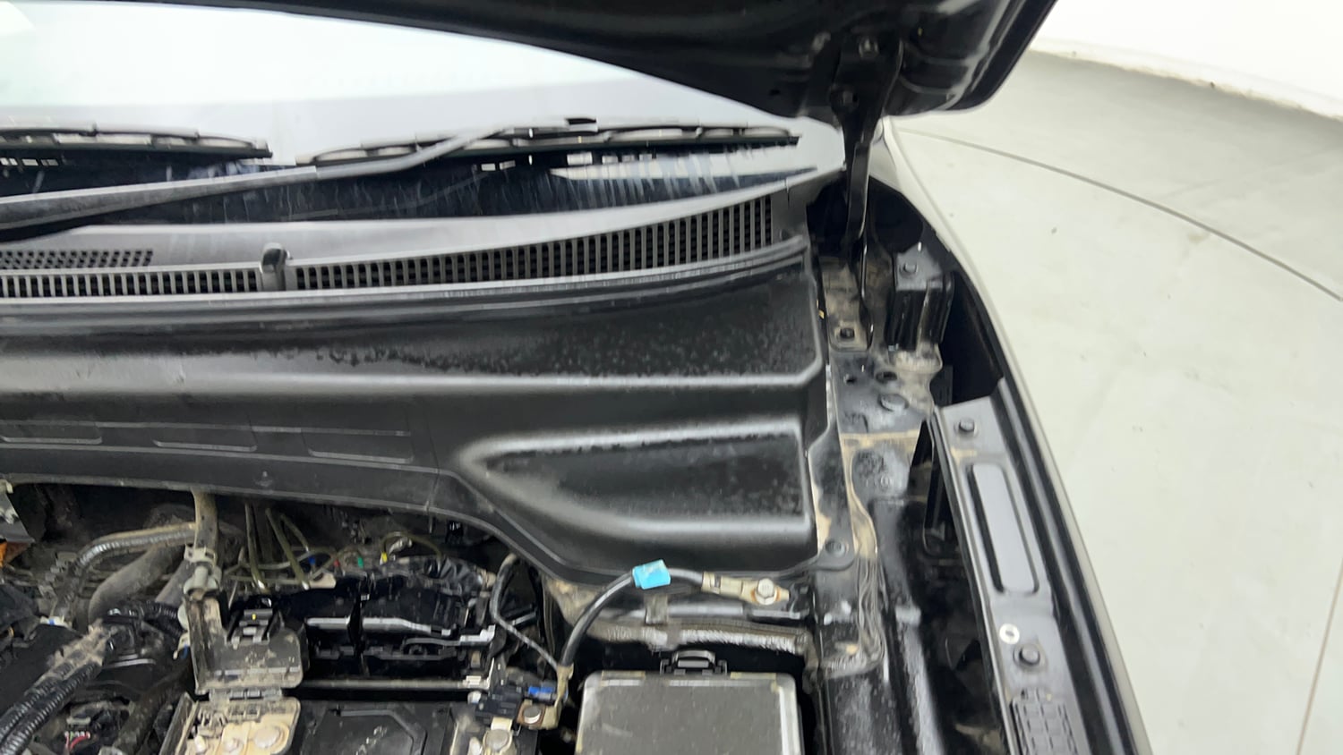 Used 2024 Hyundai Creta EX 1.5 Petrol Petrol Manual engine ENGINE LEFT SIDE HINGE & APRON VIEW